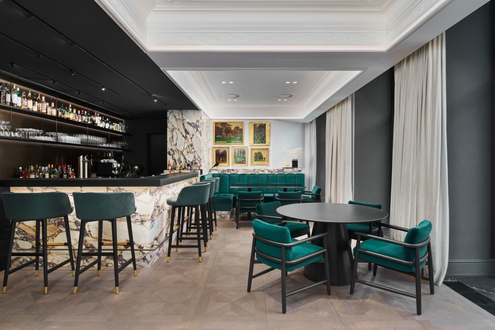 Glasswing Bar & Bistro
